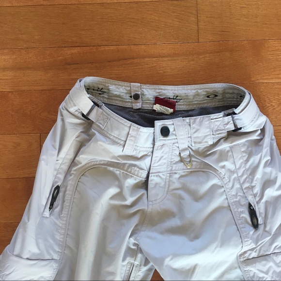 Oakley women’s snowboarding pants xs great deal! - Picture 3 of 14